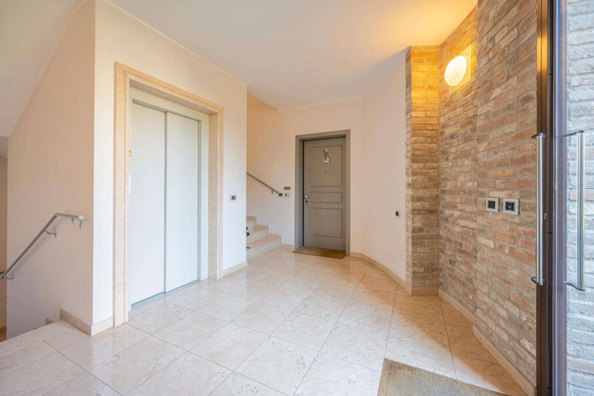 Balbi8 Lägenhet Parma Exteriör bild